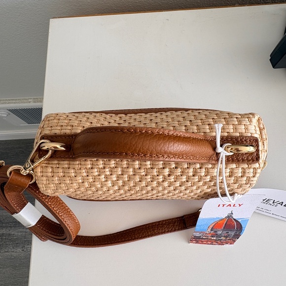 Cheval Firenze Raffia and Leather Tan Woven Handbag! Gorgeous - Picture 2 of 16